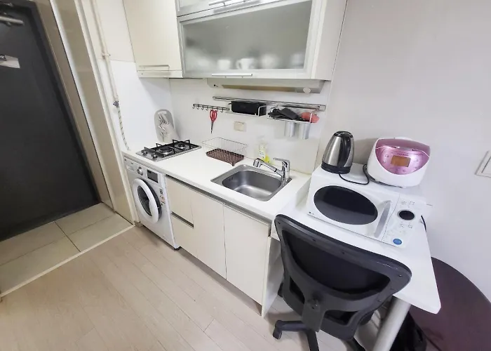 Apartment 3-2501 #5min Gangnam St# Livingroom #sofa #metro Line No2 *